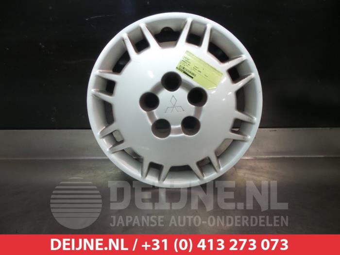 Gebruikte Wieldop Mitsubishi Grandis (NA) 2.0 DI-D 16V Prijs € 20,00 Margeregeling aangeboden door V.Deijne Jap.Auto-onderdelen BV