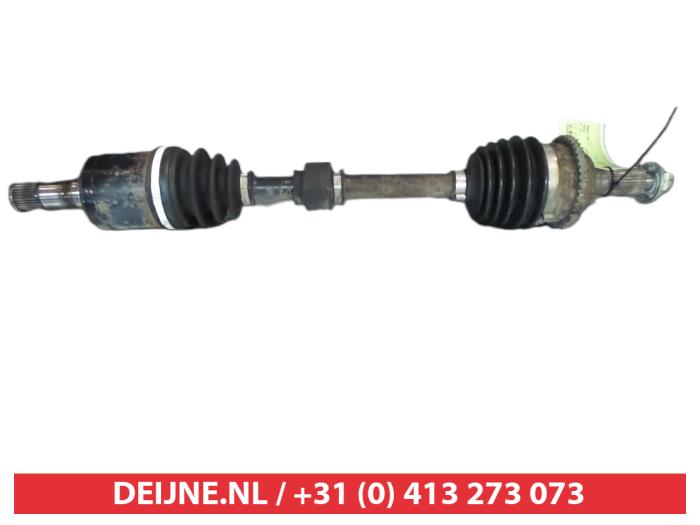 Gebruikte Aandrijfas links-voor Mazda 6 Sport (GG14) 2.0i 16V S-VT Prijs € 50,00 Margeregeling aangeboden door V.Deijne Jap.Auto-onderdelen BV