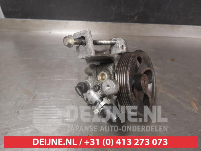 Gebruikte Pomp Servo Subaru Legacy Wagon (BH) 2.0 16V Prijs € 75,00 Margeregeling aangeboden door V.Deijne Jap.Auto-onderdelen BV