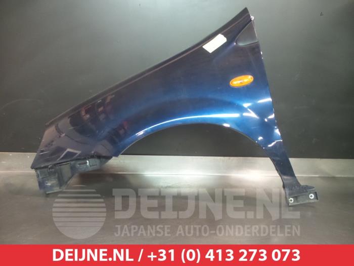 Nissan Almera Tino Scherm links-voor O269512