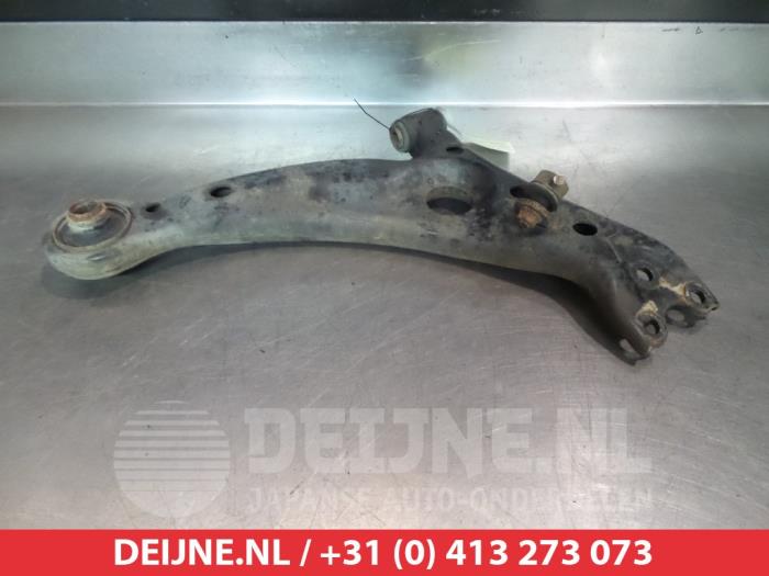 Toyota Picnic Front lower wishbone, right O382822