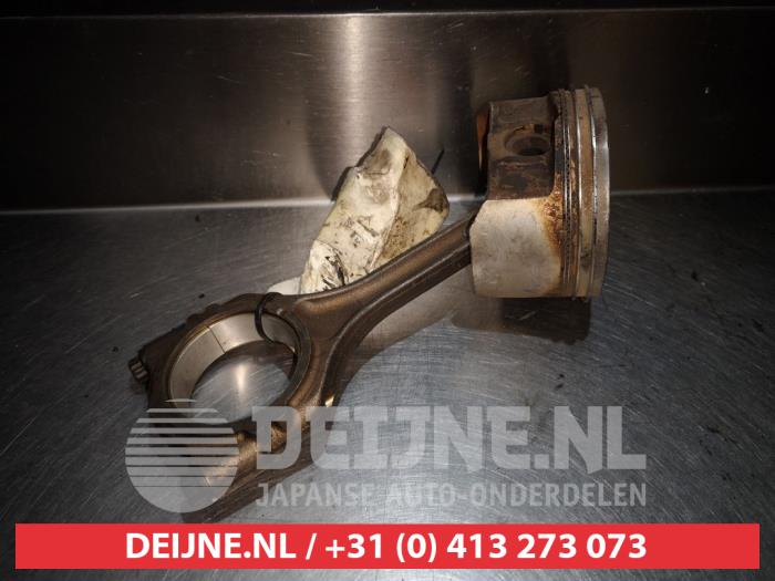 Gebruikte Zuiger Mitsubishi Outlander Prijs € 100,00 Margeregeling aangeboden door V.Deijne Jap.Auto-onderdelen BV