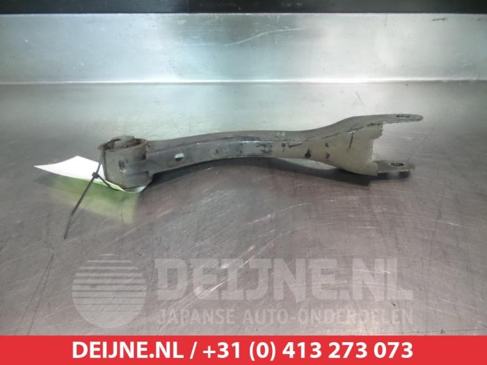 Subaru XV Draagarm rechts-achter O384324