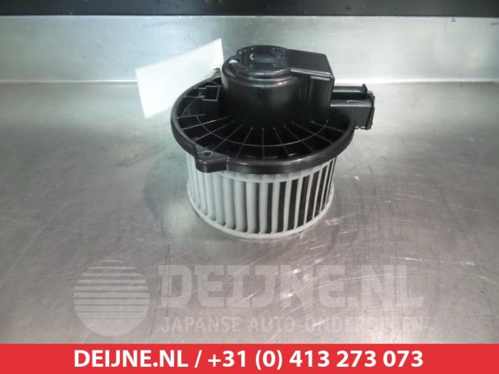 Subaru XV Heating and ventilation fan motor O367082