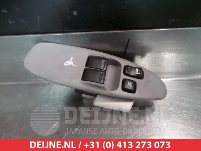 Nissan Almera Tino Kombischalter Fenster O311674