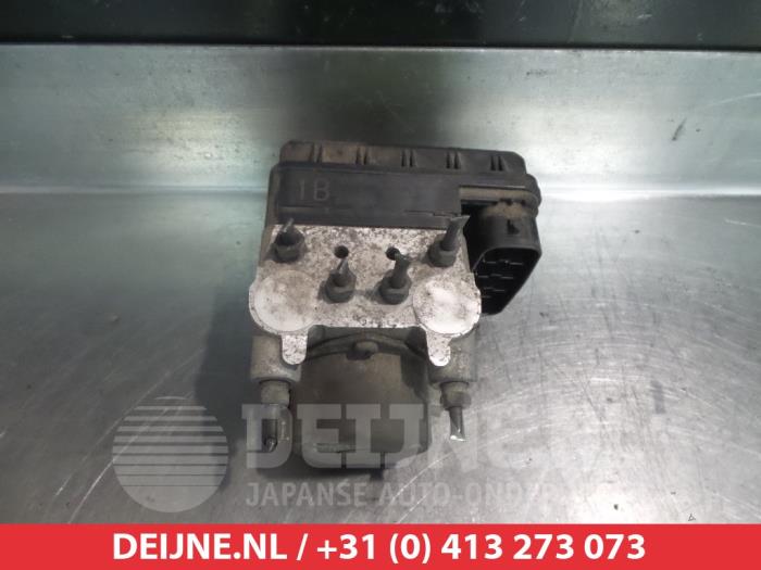 Gebruikte ABS Pomp Toyota RAV4 (A2) 2.0 D-4D 16V 4x4 Prijs € 75,00 Margeregeling aangeboden door V.Deijne Jap.Auto-onderdelen BV
