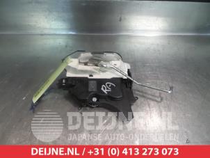 Mitsubishi L200 Türschlossmechanik 4-türig rechts hinten O281675 foto 2