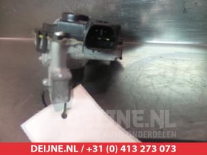 Toyota Verso-S Front wiper motor O349467 photo 2