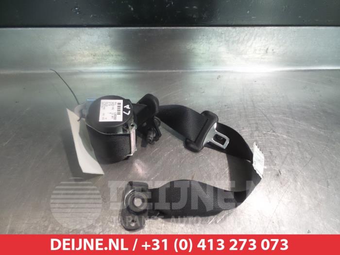 Toyota Verso-S Rear seatbelt, left O315875