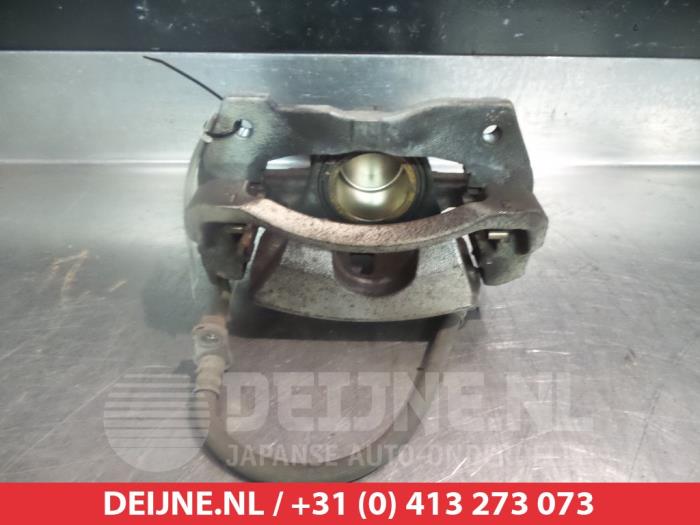 Toyota Verso-S Bremszange links vorne O325755
