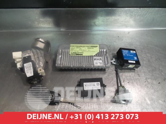 Toyota Verso-S Zündschloss+Schlüssel O336117