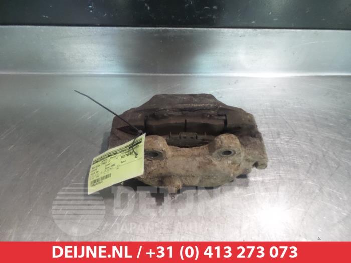 Toyota Hilux Remklauw (Tang) links-voor O325611