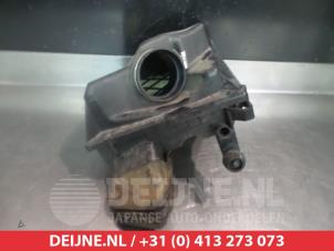 Gebruikte Luchtfilterhuis Chevrolet Orlando (YYM/YYW) 2.0 D 16V Prijs € 50,00 Margeregeling aangeboden door V.Deijne Jap.Auto-onderdelen BV