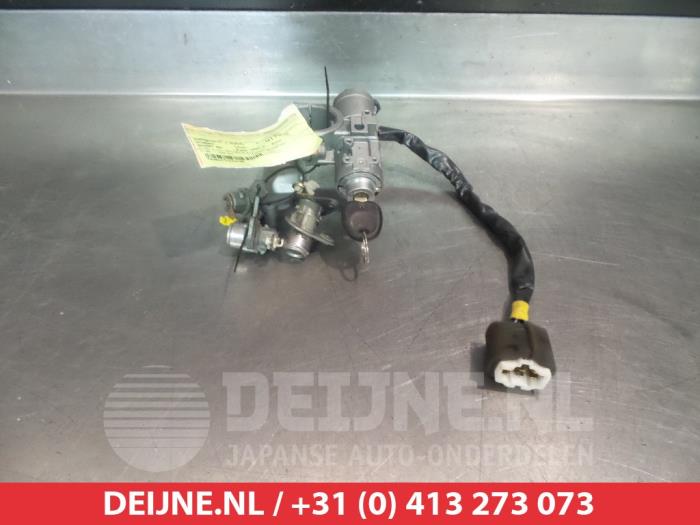 Hyundai Accent Ignition lock + key O334819