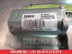Hyundai I20 Ruitenwissermotor achter O301029 foto 3