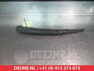 Gebruikte Ruitenwisserarm achter Hyundai i20 (GBB) 1.1 CRDi VGT 12V Prijs € 15,00 Margeregeling aangeboden door V.Deijne Jap.Auto-onderdelen BV