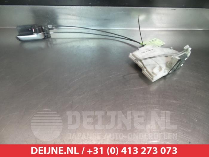 Suzuki Splash Deurslot Mechaniek 4Deurs rechts-voor O281128