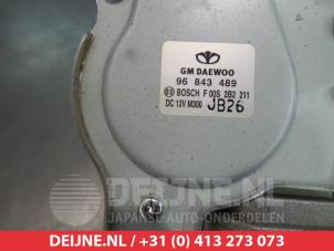 Chevrolet Spark Scheibenwischermotor hinten O300927 foto 3