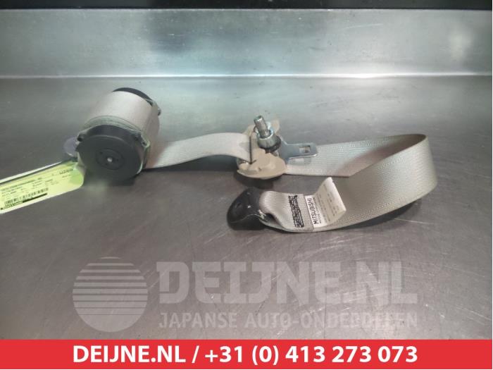Mitsubishi Outlander Rear seatbelt, right O316004