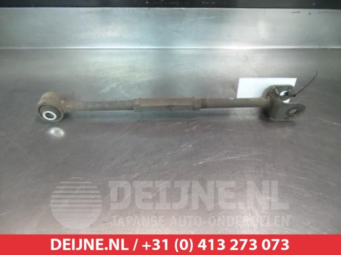 Toyota Avensis Draagarm links-achter O383913