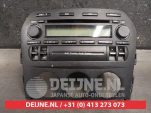 Gebruikte Radio Mazda MX-5 (NC18/1A) 1.8i 16V Prijs € 100,00 Margeregeling aangeboden door V.Deijne Jap.Auto-onderdelen BV