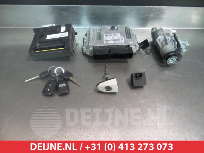 Gebruikte Computer Motormanagement Hyundai Santa Fe II (CM) 2.2 CRDi 16V 4x2 Prijs € 100,00 Margeregeling aangeboden door V.Deijne Jap.Auto-onderdelen BV