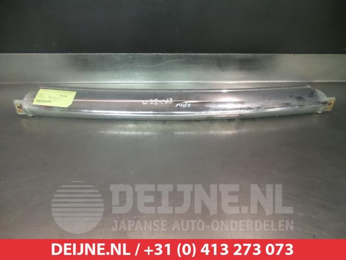 Daihatsu Sirion Bumperlijst midden-voor O264138