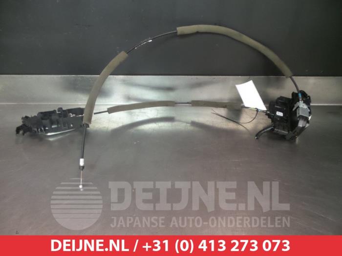 Nissan Pulsar Deurslot Mechaniek 4Deurs links-achter O280152