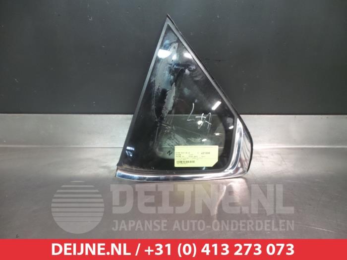 Nissan Pulsar Extra Ruit 4Deurs links-achter O289049