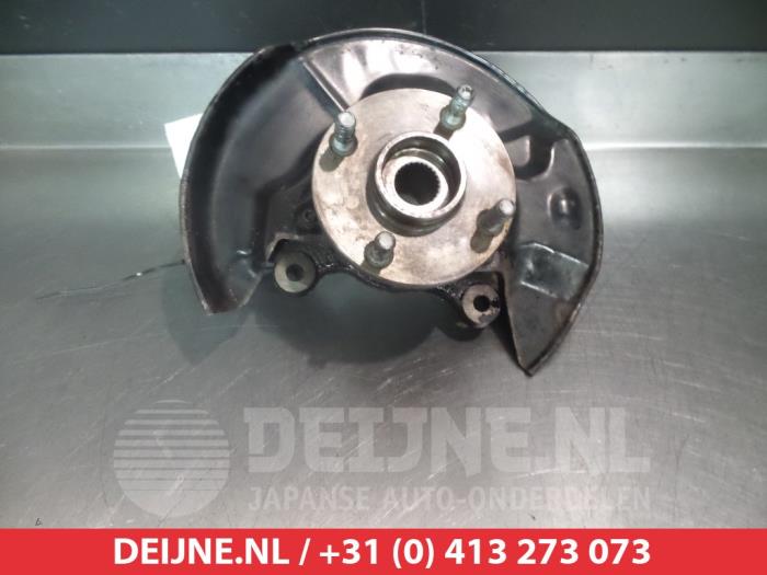Toyota Prius Fusee links-voor O323098