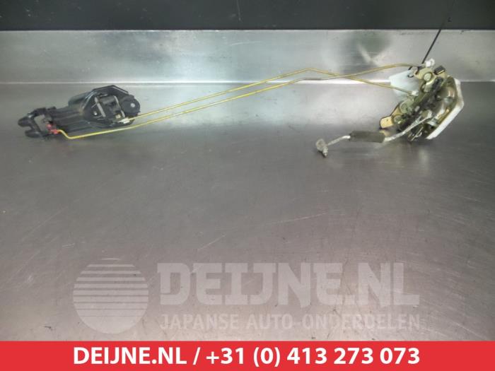 Suzuki Alto Deurslot Mechaniek 4Deurs links-achter O280446
