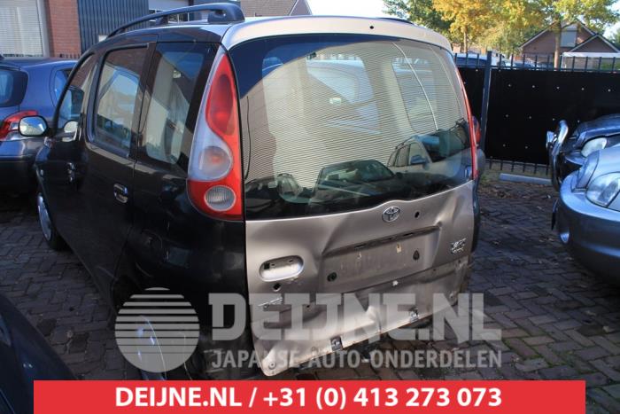 Toyota Yaris Verso Portier 4Deurs links-achter O285771