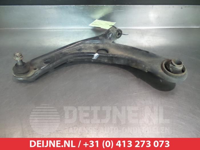 Subaru Trezia Querlenker unten links vorne O381278