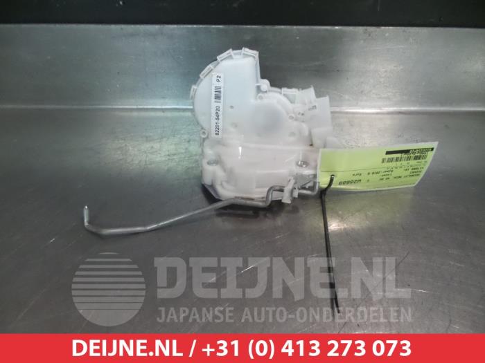 Suzuki Vitara Front door lock mechanism 4-door, right O281183