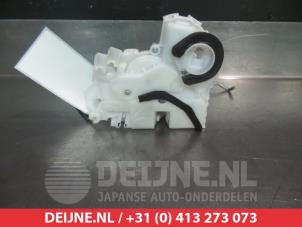 Suzuki Vitara Front door lock mechanism 4-door, right O281183 photo 2