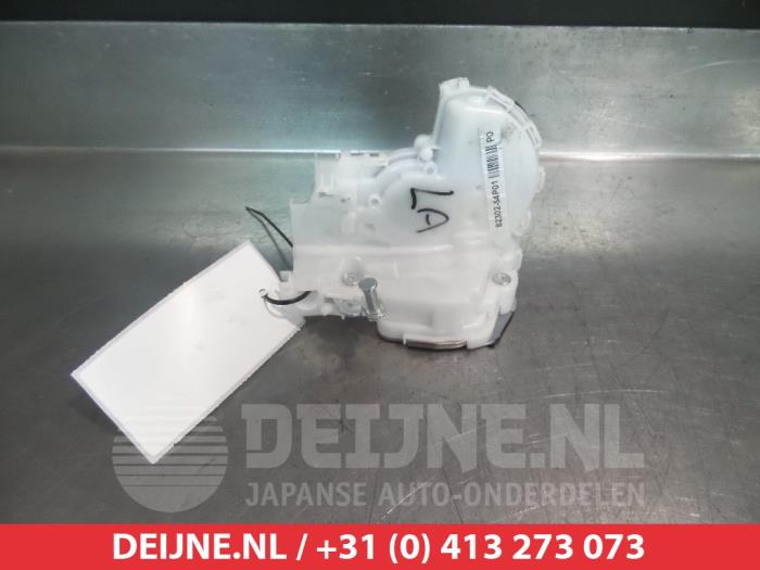 Suzuki Vitara Deurslot Mechaniek 4Deurs links-achter O280501
