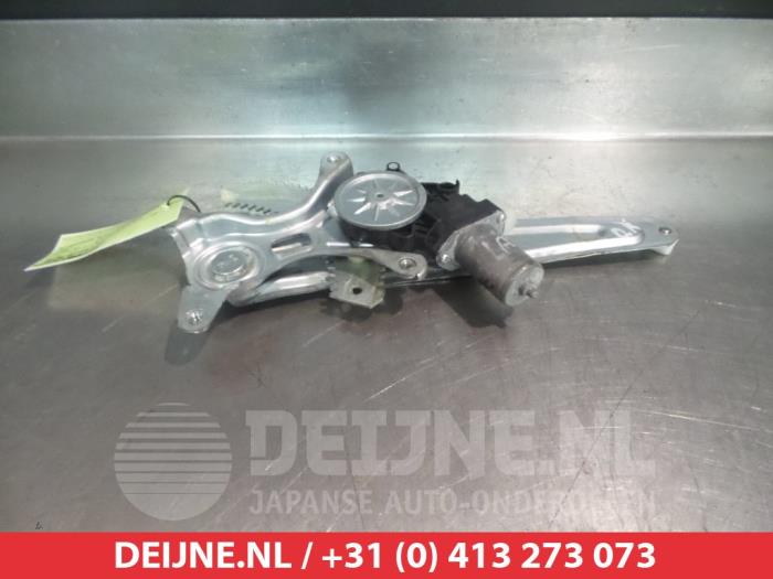 Suzuki Vitara Rear door window mechanism 4-door, left O290875
