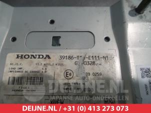 Honda CR-V Radio versterker O313946 foto 2