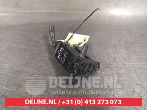 Hyundai I30 Windscreen washer pump O340914 photo 2