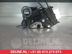 Toyota Yaris Deurslot Mechaniek 4Deurs links-voor O279879 foto 2