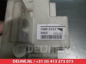 Mitsubishi Space Star Zekeringkast O350315 foto 2