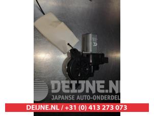 Mazda 2 Door window motor O292061 photo 3