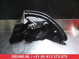 Mazda 323F Rücklicht links O297383 foto 2