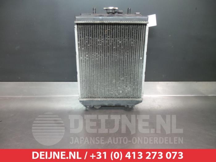 Gebruikte Radiateur Daihatsu Cuore (L251/271/276) 1.0 12V Prijs € 50,00 Margeregeling aangeboden door V.Deijne Jap.Auto-onderdelen BV