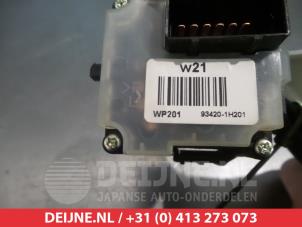 Kia Ceed Ruitenwis Schakelaar O309870 foto 3