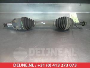 Gebruikte Aandrijfas links-voor Toyota Corolla (E12) 2.0 D-4D 16V 90 Prijs € 35,00 Margeregeling aangeboden door V.Deijne Jap.Auto-onderdelen BV