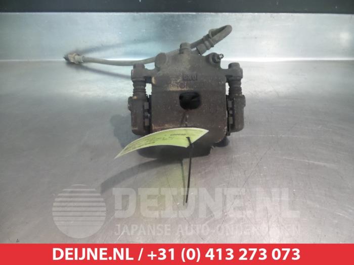 Daihatsu Sirion Remklauw (Tang) links-voor O325407