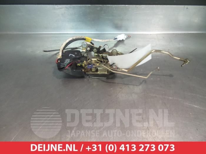Suzuki Swift Türschlossmechanik 2-türig links O279081