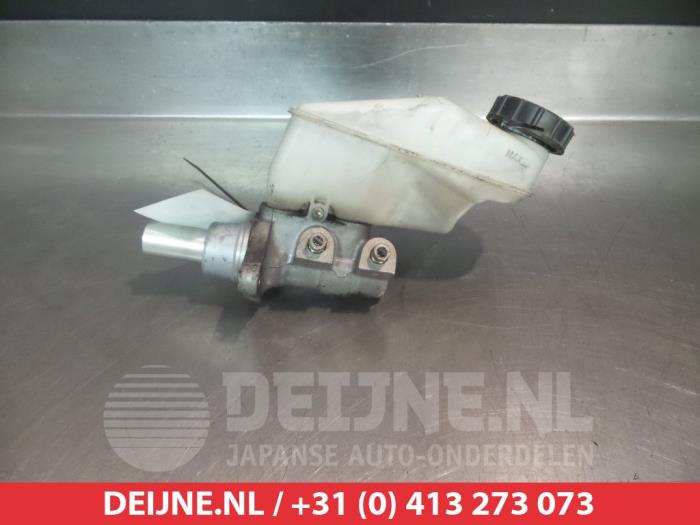 Toyota Yaris Hoofdremcilinder O337047
