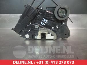 Toyota Yaris Deurslot Mechaniek 4Deurs rechts-voor O281227 foto 2